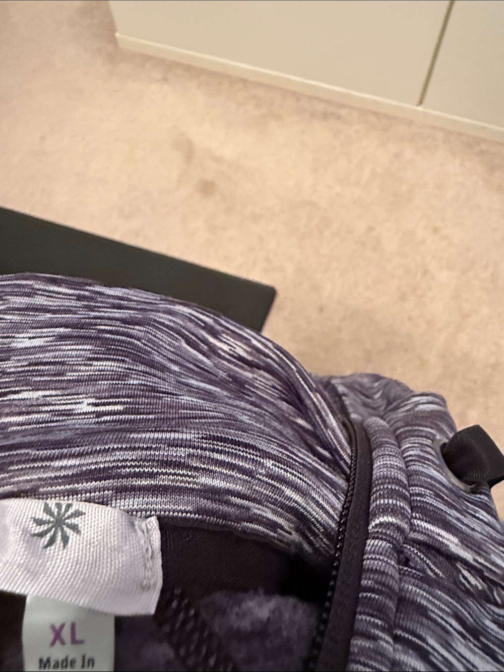 Athleta Ladies Hoided Zip Up XL - Picture 8 of 9